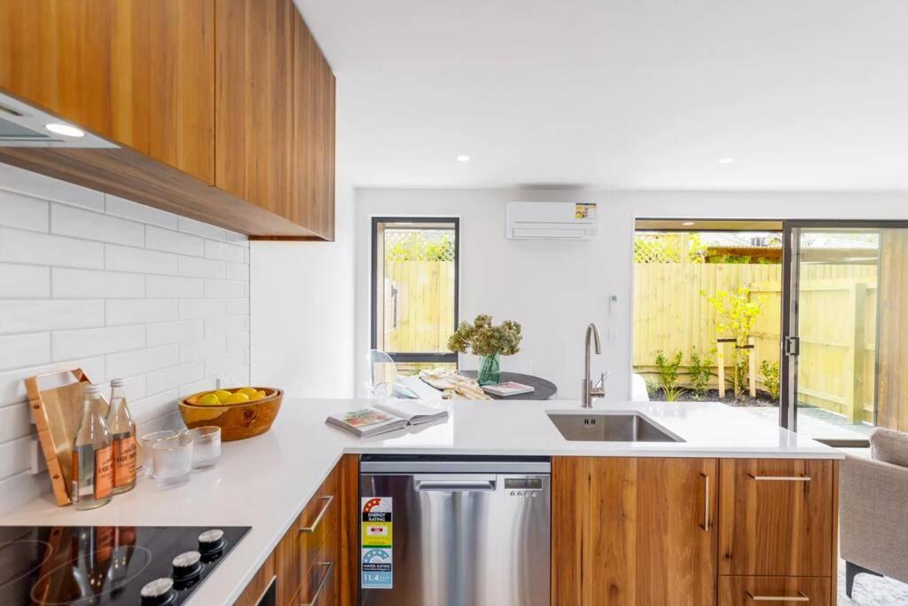 Cosy Central Home - Walk To Cbd & Free Escooters! Κράισττσερτς Εξωτερικό φωτογραφία