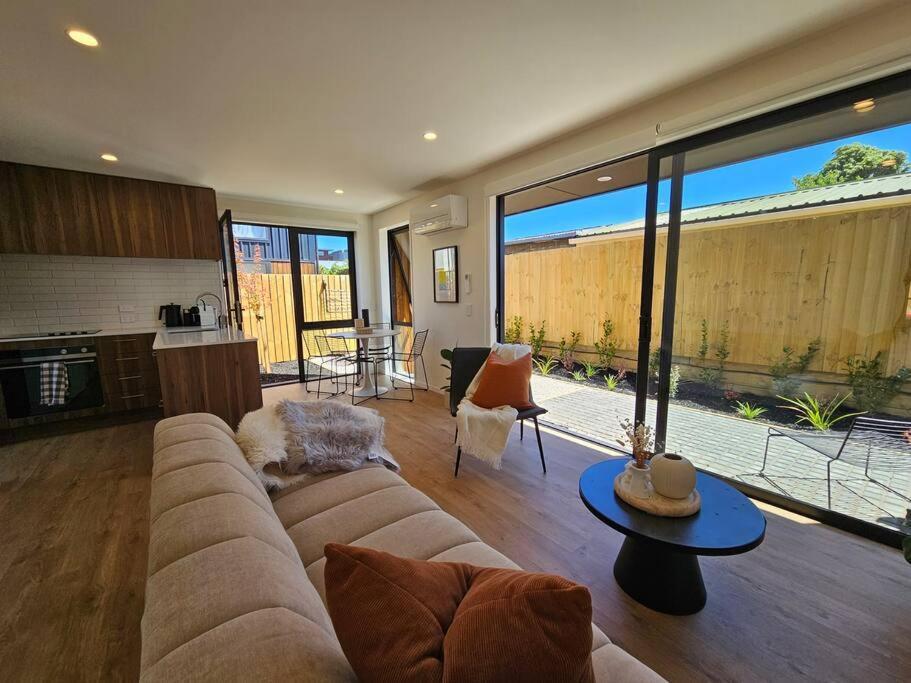 Cosy Central Home - Walk To Cbd & Free Escooters! Κράισττσερτς Εξωτερικό φωτογραφία